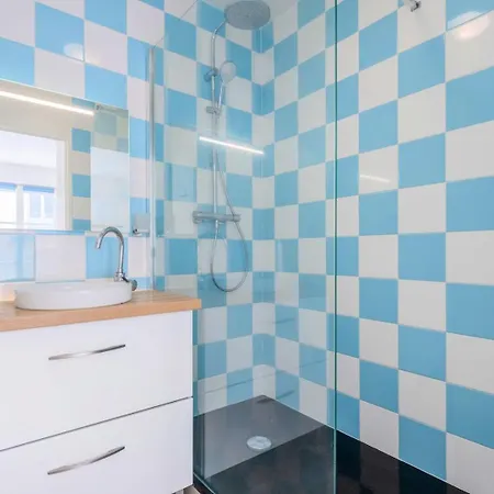 Functional Flat In The Heart Of Old Lille. Lejlighed