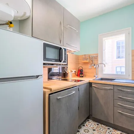 Lejlighed Functional Flat In The Heart Of Old Lille. Lille