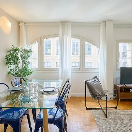 Functional Flat In The Heart Of Old Lille. Lejlighed *