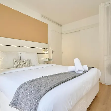 Functional Flat In The Heart Of Old Lille. Lejlighed