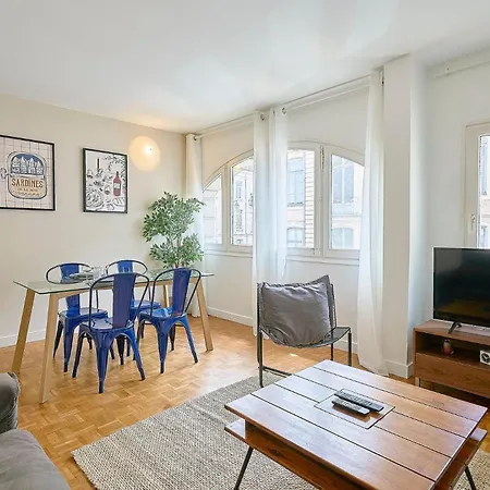 Lejlighed Functional Flat In The Heart Of Old Lille. Lille