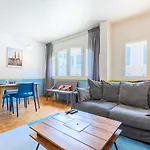 Διαμέρισμα Functional Flat In The Heart Of Old Lille. *