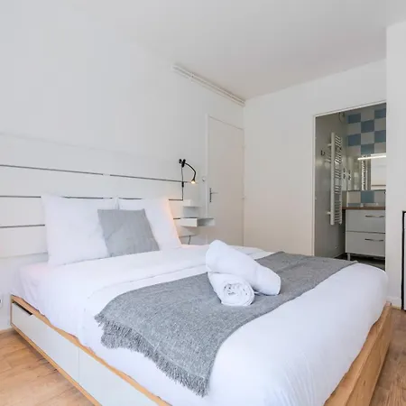 Functional Flat In The Heart Of Old Lille. Διαμέρισμα